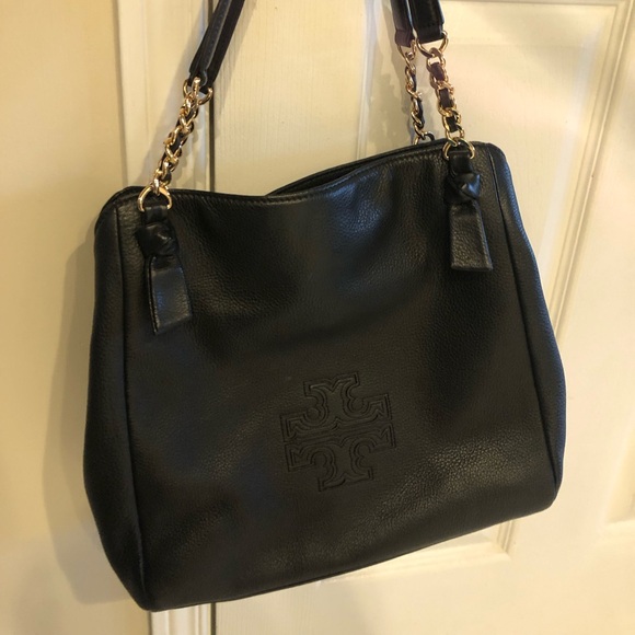Tory Burch Handbags - Tory Burch Black Leather shoulder bag with gold chain detail